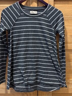 Hollister Gray & White Striped Long Sleeve Tee Soft Cotton Size XS
